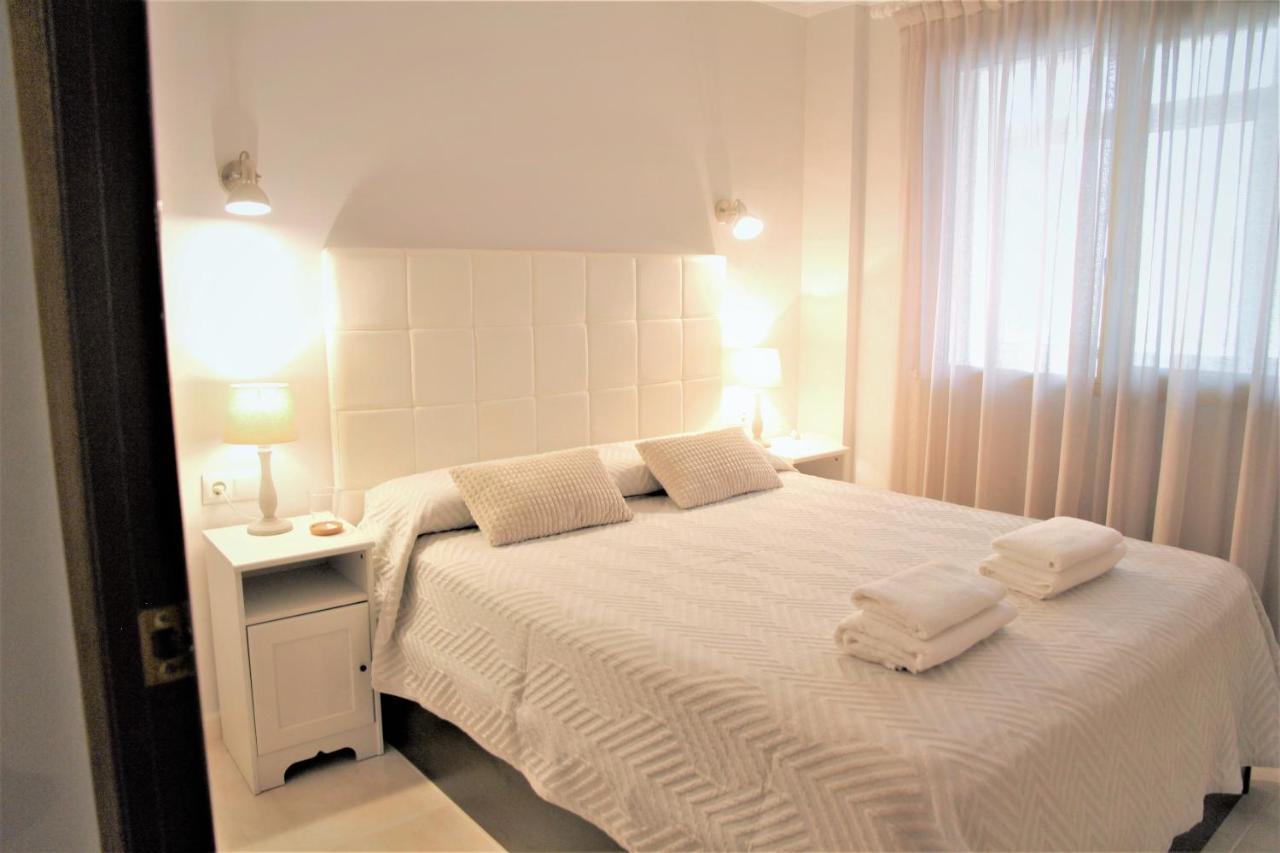La Perla Apartment, Paradis Park, La Pineda - Atico 1ª Linea - Solarium - Wifi - Piscina Luaran gambar